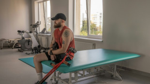 Clinic helping Ukraine's wounded soldiers walk again