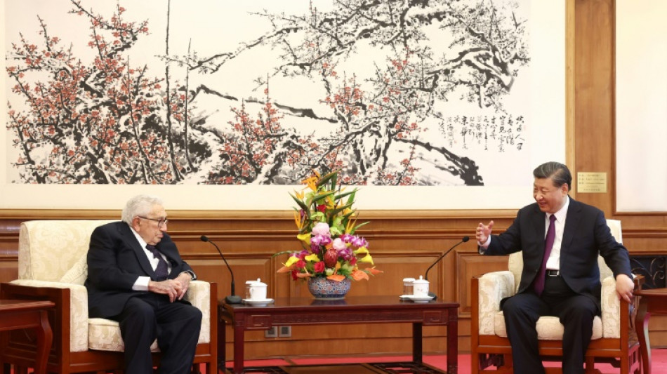 Xi Jinping se re&uacute;ne con el ex secretario de Estado de EEUU Henry Kissinger