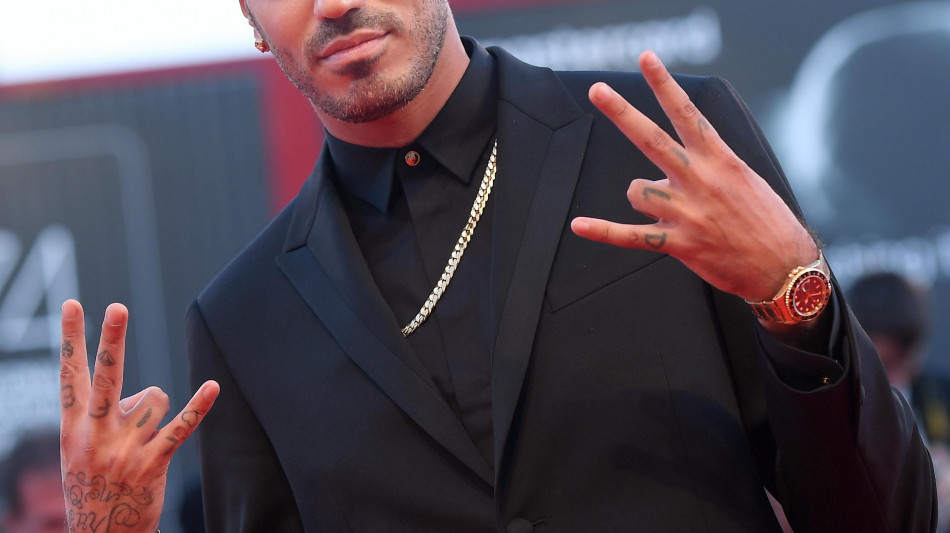 Marracash e le proteste, 'con le buone non cambi le cose, &egrave; solo l'inizio'