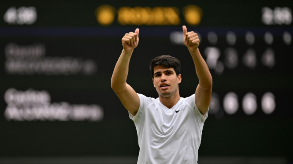 Alcaraz vence a Medvedev en semifinales y buscar&aacute; su segundo t&iacute;tulo en Wimbledon