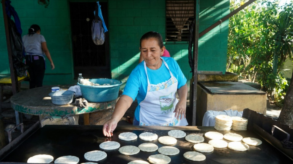Au Salvador, apr&egrave;s l'ins&eacute;curit&eacute; l'&eacute;conomie, nouveau d&eacute;fi pour le pr&eacute;sident r&eacute;&eacute;lu Bukele