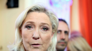 Le Pen nega acusa&ccedil;&atilde;o-chave em julgamento na Fran&ccedil;a por desvio de verba