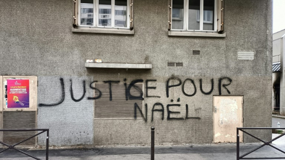Decenas de detenidos en Francia en nueva noche de disturbios por joven baleado por la polic&iacute;a