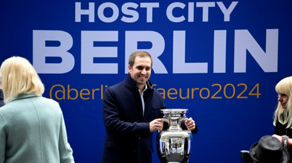 Philipp Lahm espera que la Eurocopa permita "una mayor cohesi&oacute;n" en Europa