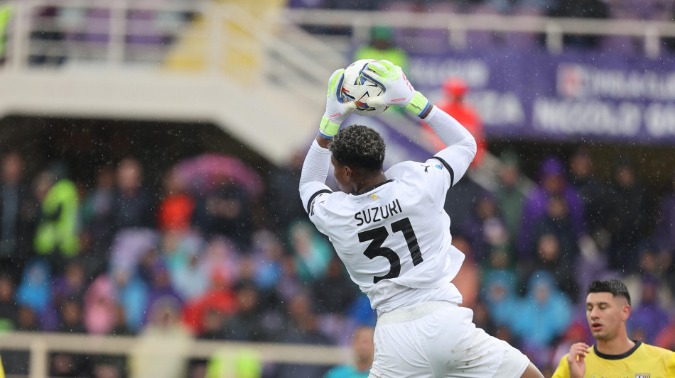 Calcio: Parma 'Suzuki operato, starà fuori 3-4 mesi'