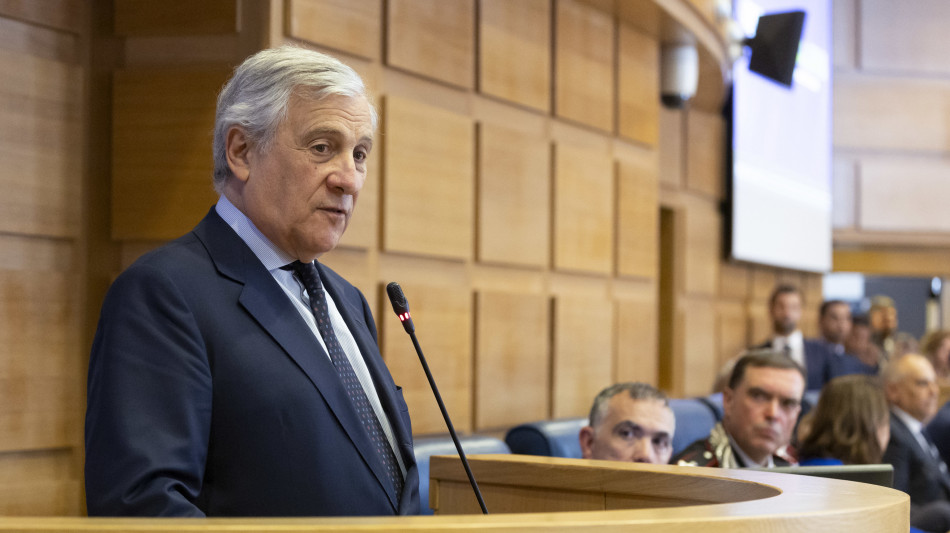 Tajani, Kiev pu&ograve; usare armi italiane entro i confini