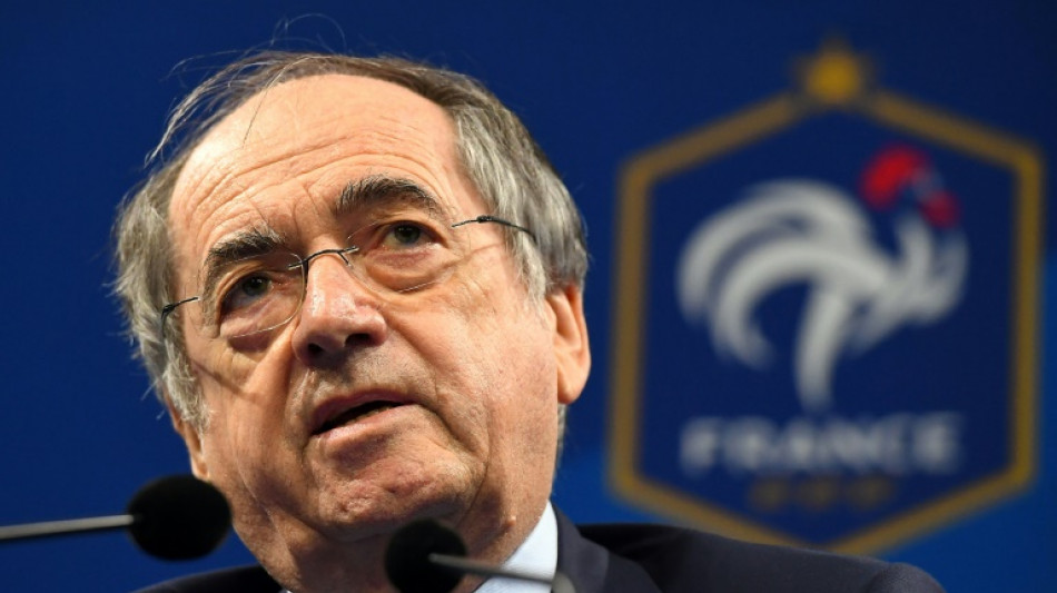 El presidente de la Federaci&oacute;n Francesa de F&uacute;tbol anuncia su dimisi&oacute;n cercado por los esc&aacute;ndalos