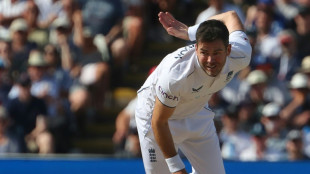 Anderson omitted as England ring changes for third Ashes Test