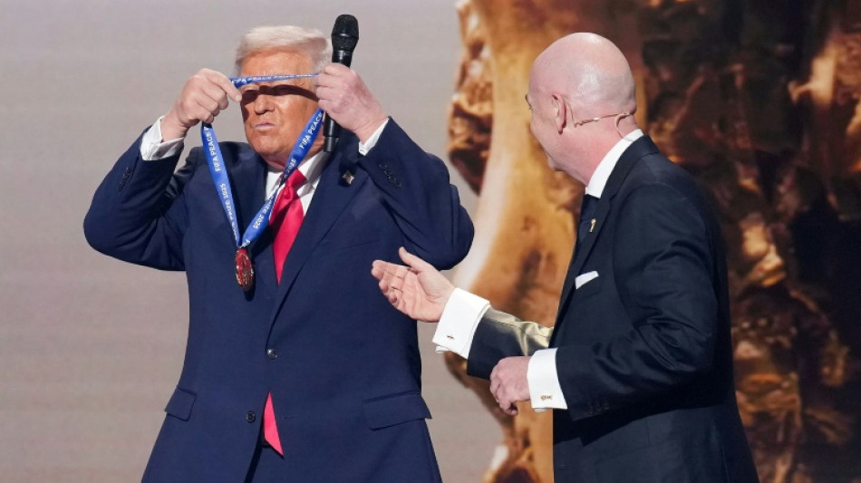 COI n&atilde;o v&ecirc; irregularidade na proximidade de Infantino com Trump