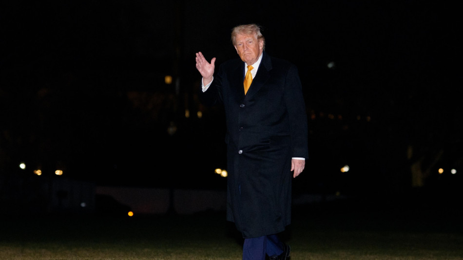 Trump, Caracas ci consegner&agrave; 30-50 milioni di barili di petrolio