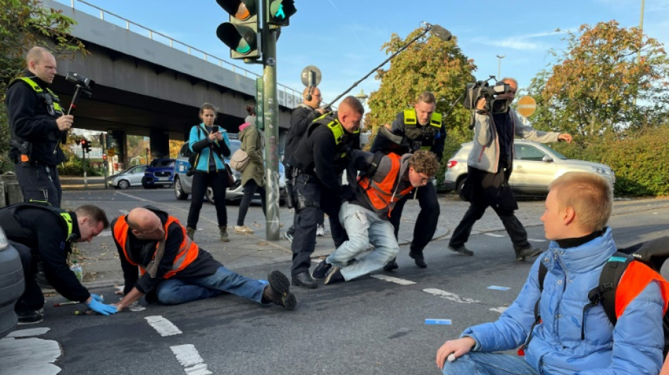 Verfassungsschutzpr&auml;sident sieht "Letzte Generation" nicht als extremistisch an