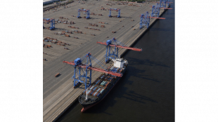Containerumschlag in Hamburg ist dramatisch eingebrochen